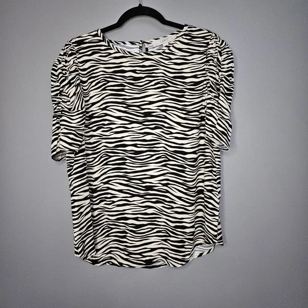 New  LOFT Womens Black‎ Beige Zebra Print Cinched Puff Sleeve Top Size Small